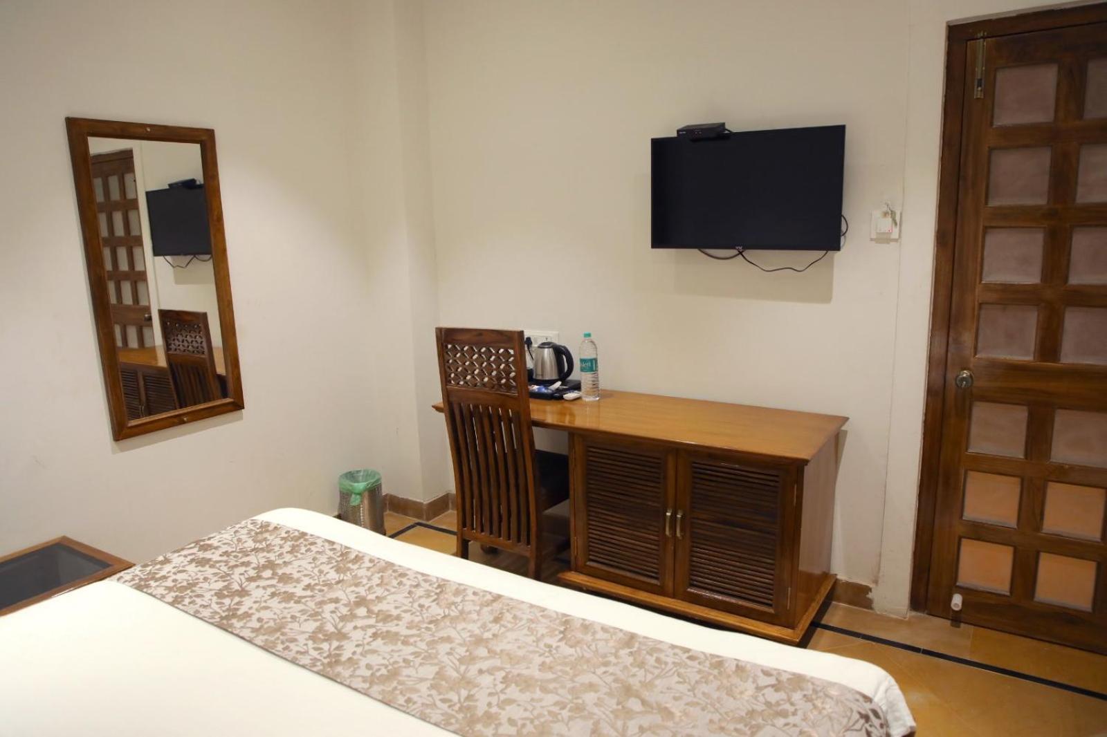 Hotel Treebo Chandrangan Excellency, 1 Km From Fort 3*