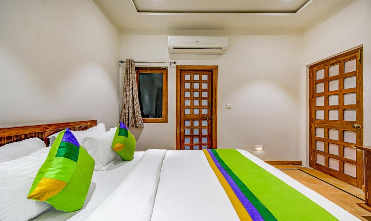 Hotel Treebo Chandrangan Excellency, 1 Km From Fort 3*
