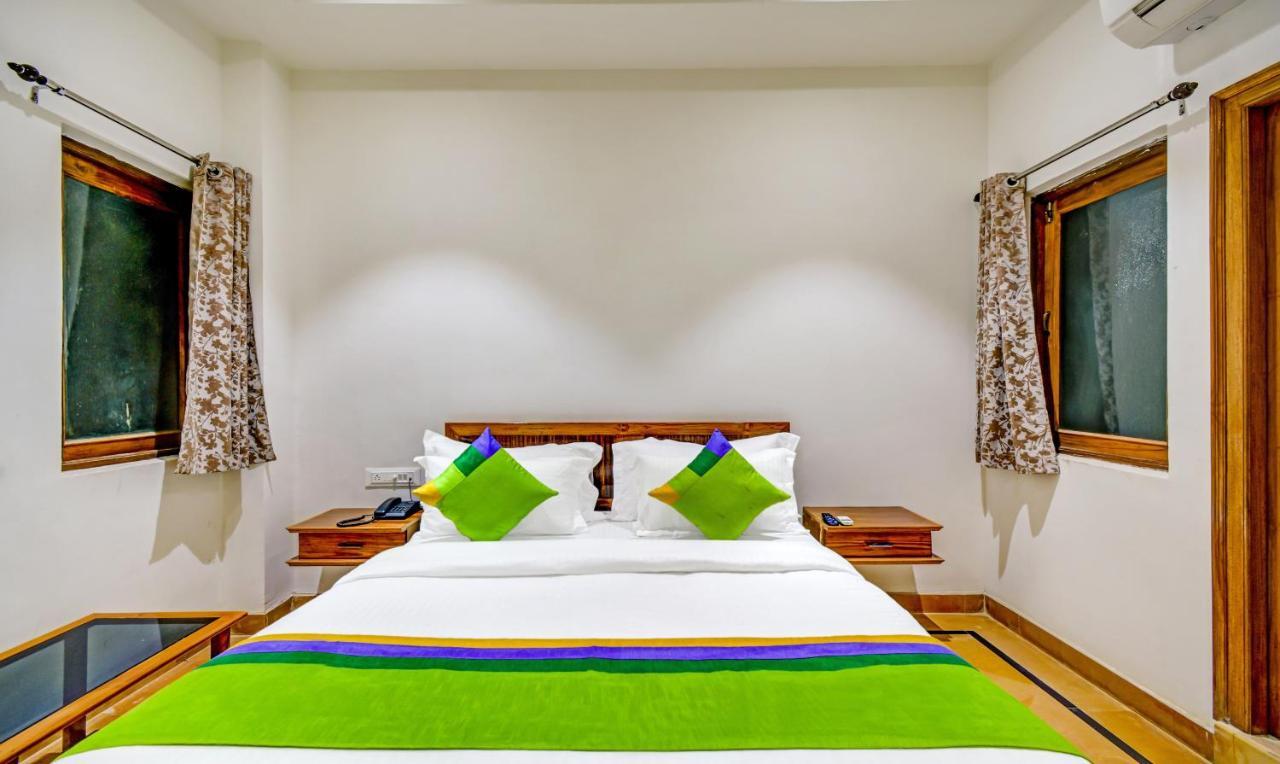 Treebo Chandrangan Excellency, 1 Km From Fort Hotel
