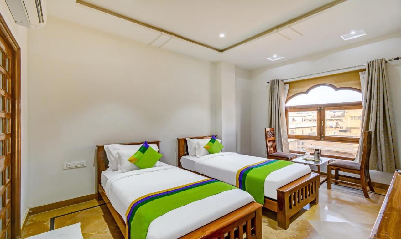 Treebo Chandrangan Excellency, 1 Km From Fort 3*