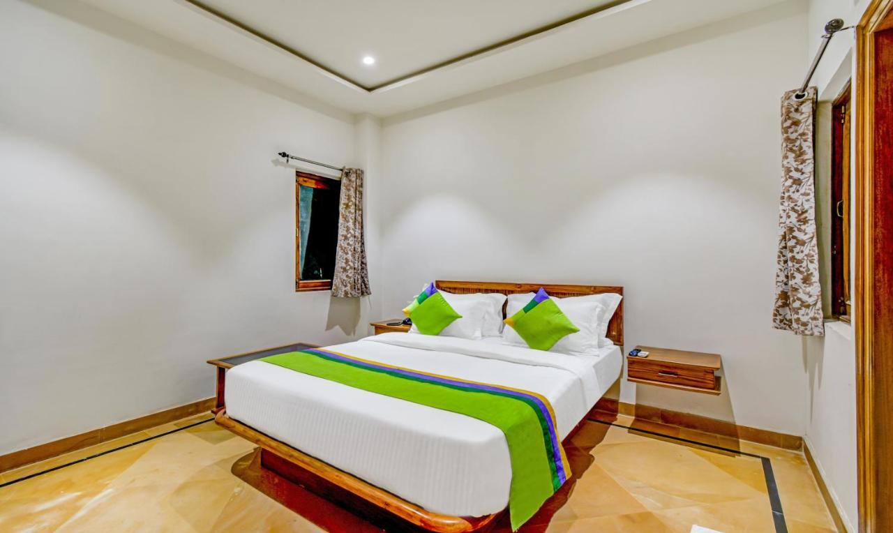 Treebo Chandrangan Excellency, 1 Km From Fort 3*